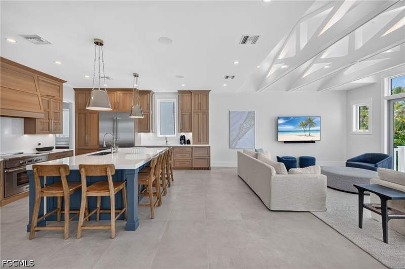 6 bedroom SingleFamilyResidence at 11516 Andy Rosse Ln, Fa Lanes Bayview, Captiva — photo 4