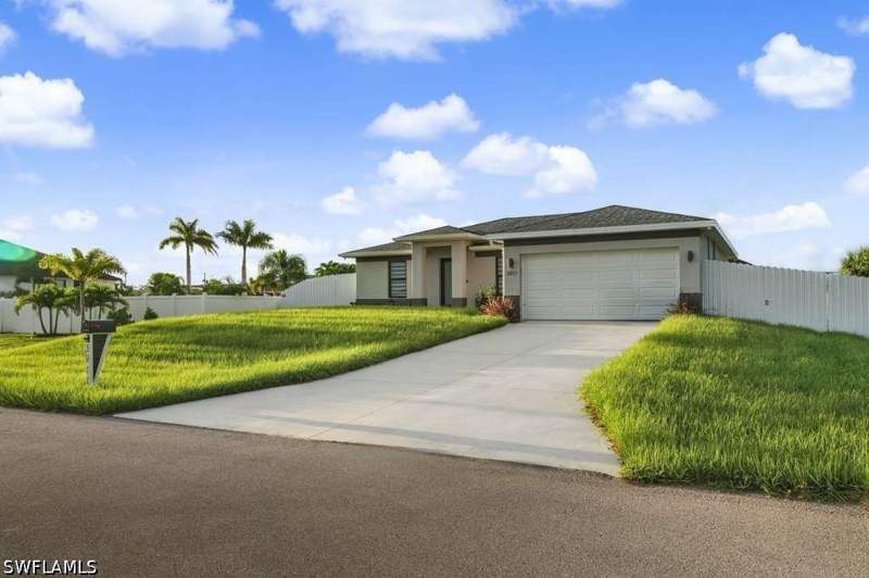 3 bedroom SingleFamilyResidence at 3911 NW 40 Ln, Cape Coral, Cape Coral — photo 2
