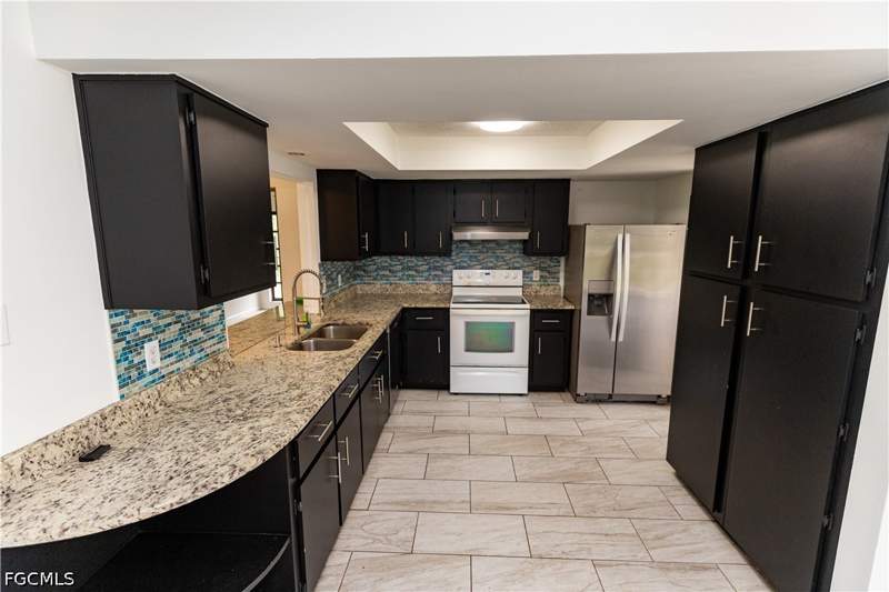 2 bedroom SingleFamilyResidence at 25572 Fenner Cir, Bonita Springs Golf & Country Club, Bonita Springs — photo 2