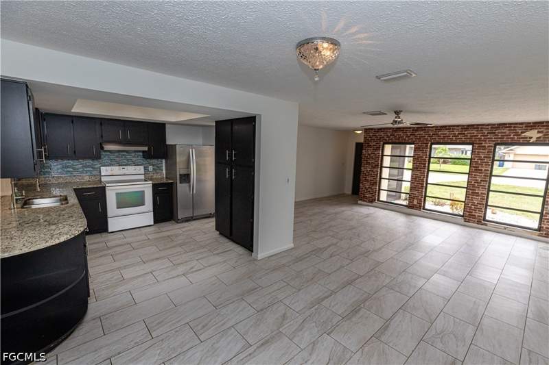 2 bedroom SingleFamilyResidence at 25572 Fenner Cir, Bonita Springs Golf & Country Club, Bonita Springs — photo 3