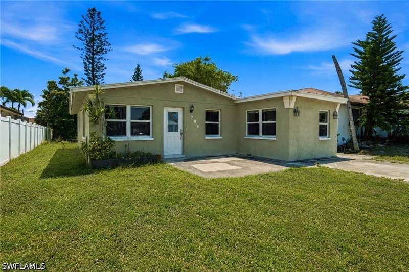 3 bedroom SingleFamilyResidence at 794 107th Ave N, Naples Park, Naples — photo 1