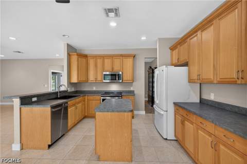 12281 McGregor Palms Dr, Fort Myers FL - photo 14 of 43