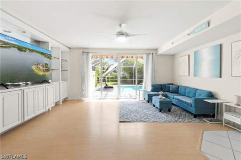 5513 Cove Cir 88, Naples FL - photo 7 of 32