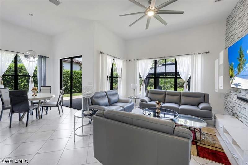 3 bedroom SingleFamilyResidence at 5547 Ferrari Ave, Maple Ridge, Ave Maria — photo 4