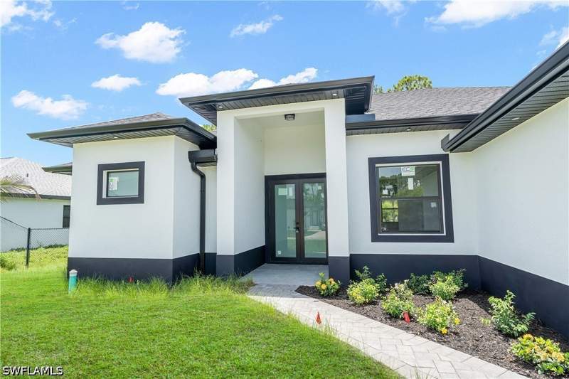 3 bedroom SingleFamilyResidence at 716 Connecticut Ln, Leeland Heights, Lehigh Acres — photo 2