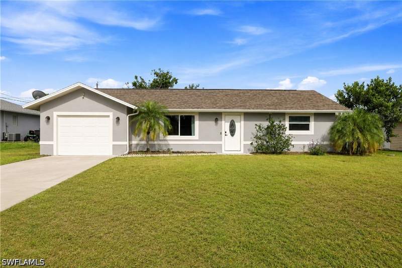2 bedroom SingleFamilyResidence at 18500 Sarasota Rd, San Carlos Park, Fort Myers — photo 3