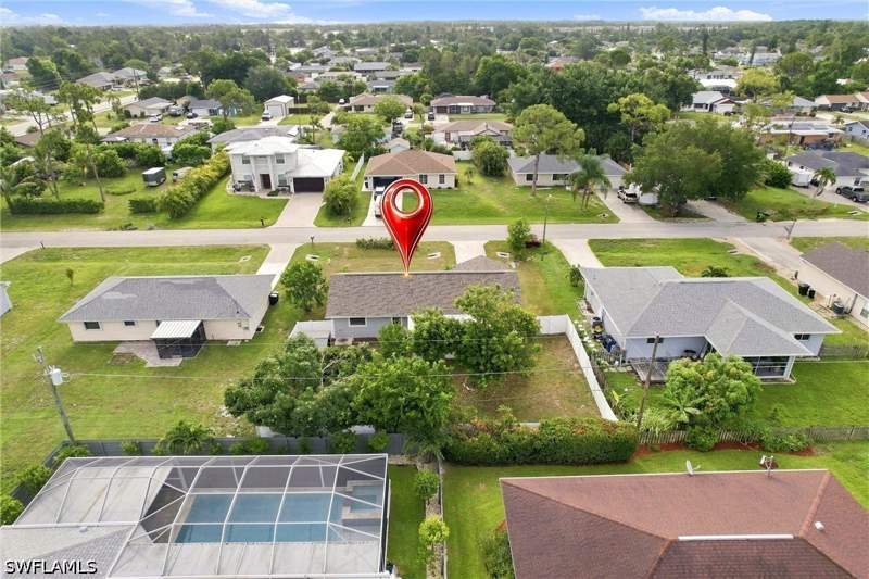 2 bedroom SingleFamilyResidence at 18500 Sarasota Rd, San Carlos Park, Fort Myers — photo 5
