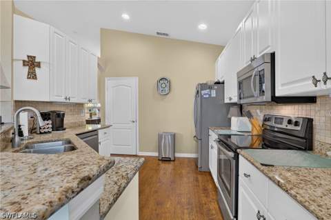 15289 Laguna Hills Dr, Fort Myers FL - photo 17 of 47