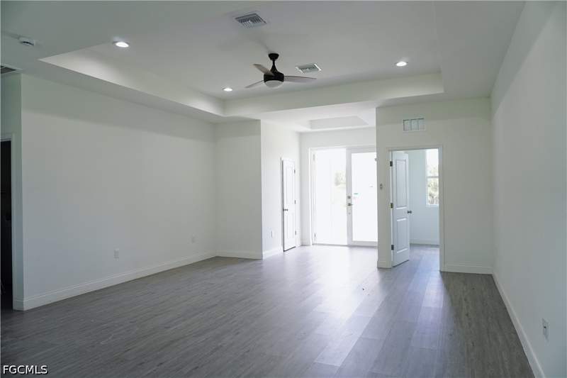 3 bedroom SingleFamilyResidence at 3004 47th St W, Lehigh Acres, Lehigh Acres — photo 2