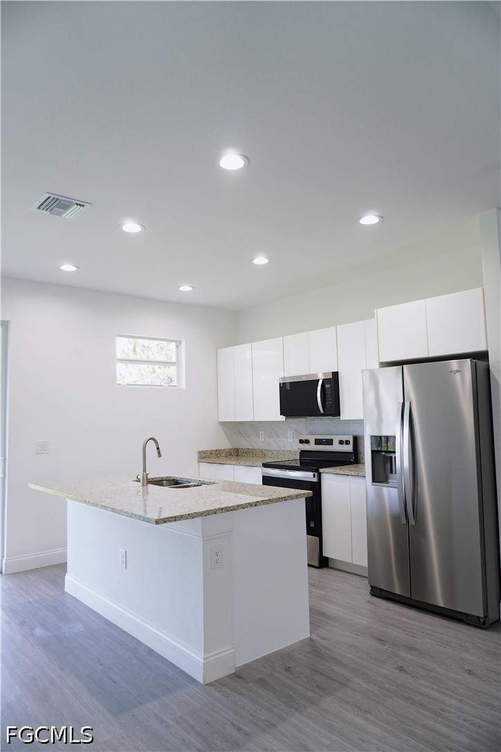 3 bedroom SingleFamilyResidence at 3004 47th St W, Lehigh Acres, Lehigh Acres — photo 4