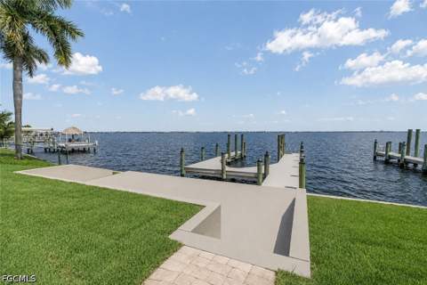 2262 SE 28th St, Cape Coral FL - photo 6 of 17