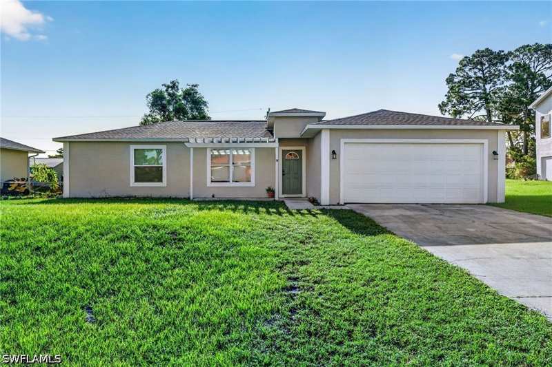 3 bedroom SingleFamilyResidence at 18335 Heather Rd, San Carlos Park, Fort Myers — photo 1