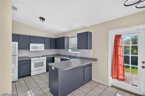 18335 Heather Rd, Fort Myers FL - photo 9 of 22