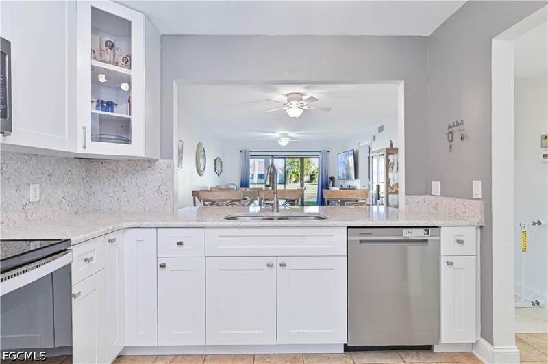 2 bedroom Condominium at 15488 Admiralty Cir 2, Admiralty Yacht & Racquet Club, North Fort Myers — photo 3
