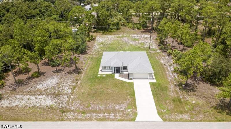 3 bedroom SingleFamilyResidence at 611 Truman Ave, Lehigh Acres, Lehigh Acres — photo 2