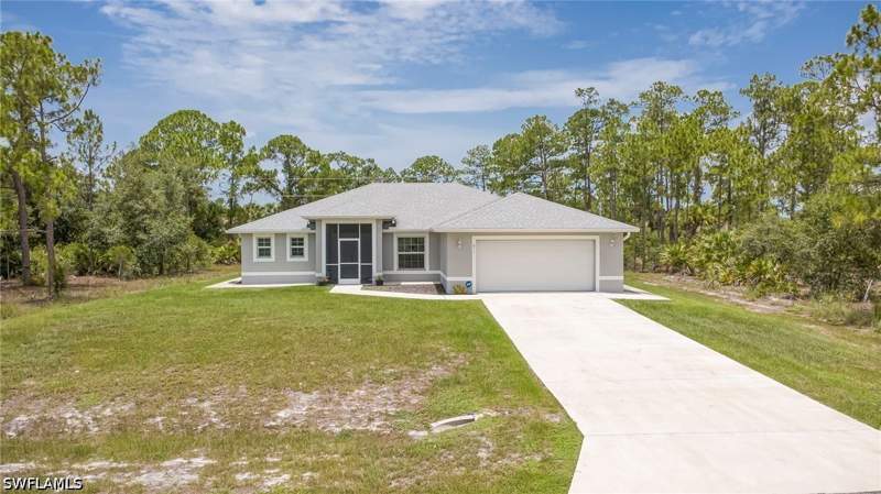 3 bedroom SingleFamilyResidence at 611 Truman Ave, Lehigh Acres, Lehigh Acres — photo 4