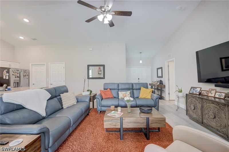 3 bedroom SingleFamilyResidence at 611 Truman Ave, Lehigh Acres, Lehigh Acres — photo 5