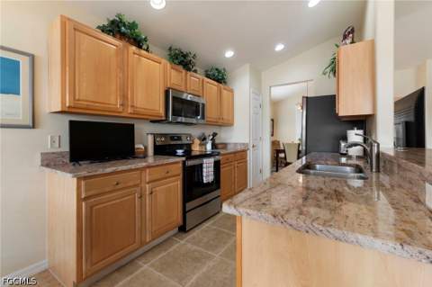 10025 Majestic Ave, Fort Myers FL - photo 6 of 29