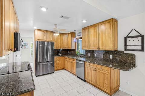 15474 Pembrooke Rd, Bokeelia FL - photo 14 of 33