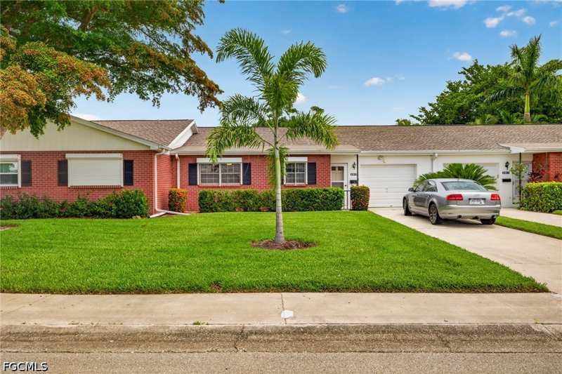 2 bedroom SingleFamilyResidence at 6913 Birdie Way, Myerlee Circle Condo, Fort Myers — photo 1