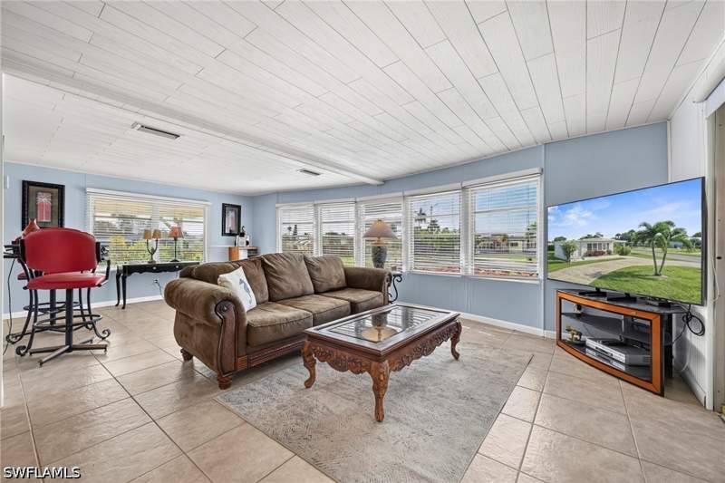 2 bedroom ManufacturedHome at 1 Cannes Dr, Riviera Colony, Naples — photo 3