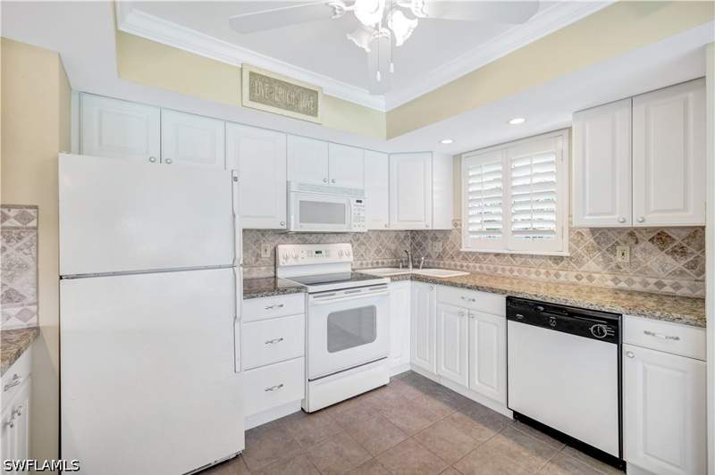 2 bedroom Condominium at 1549 Sandpiper St 42, Royal Bay Villas, Naples — photo 5