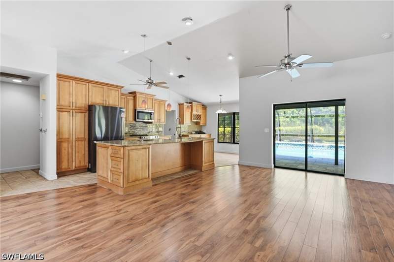 3 bedroom SingleFamilyResidence at 19028 Pine Run Ln, Pine Run, Fort Myers — photo 5