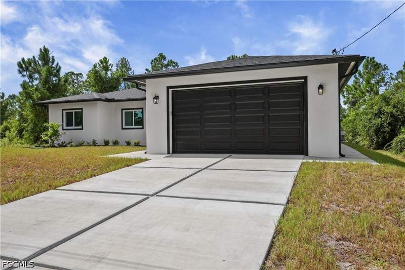 4 bedroom SingleFamilyResidence at 1142 Dutchess St E, Lehigh Acres, Lehigh Acres — photo 3