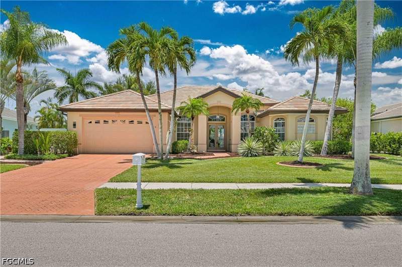 3 bedroom SingleFamilyResidence at 5514 Merlyn Ln, Cape Harbour, Cape Coral — photo 2
