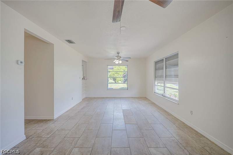 2 bedroom Attached at 63 Tangelo Ct, Orange Grove Park, Lehigh Acres — photo 4