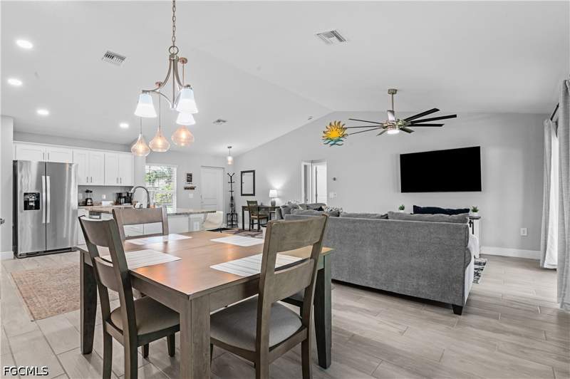3 bedroom SingleFamilyResidence at 632 NE 2nd Ave, Cape Coral, Cape Coral — photo 3