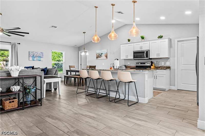 3 bedroom SingleFamilyResidence at 632 NE 2nd Ave, Cape Coral, Cape Coral — photo 5