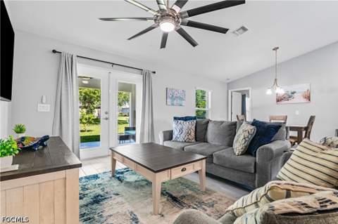 632 NE 2nd Ave, Cape Coral FL - photo 7 of 24