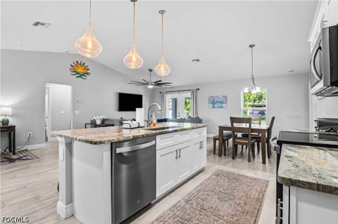 632 NE 2nd Ave, Cape Coral FL - photo 9 of 24