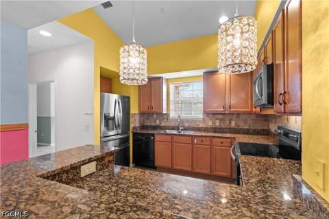 10046 Via Colomba Cir 203, Fort Myers FL - photo 7 of 50