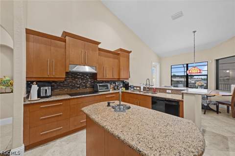 4007 Surfside Blvd, Cape Coral FL - photo 13 of 43