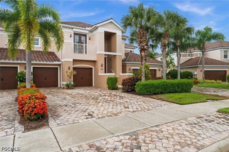 3 bedroom Condominium at 10391 Glastonbury Cir 202, Somerset, Fort Myers — photo 2