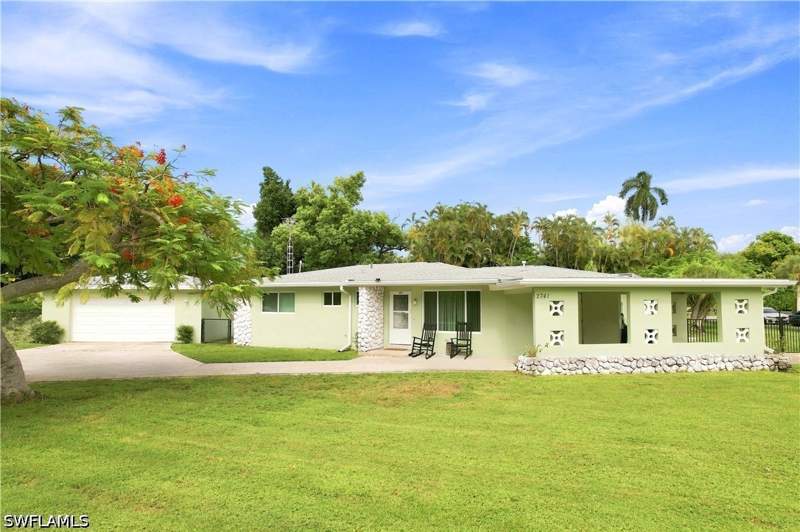 3 bedroom SingleFamilyResidence at 2741 McGregor Blvd, Poinciana Park, Fort Myers — photo 4