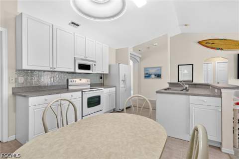 317 NE 9th Ter, Cape Coral FL - photo 20 of 39