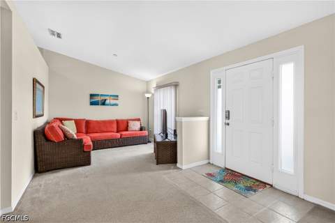 317 NE 9th Ter, Cape Coral FL - photo 6 of 39