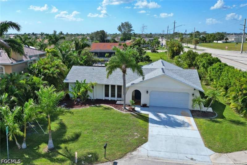 3 bedroom SingleFamilyResidence at 4800 SW 12th Pl, Cape Coral, Cape Coral — photo 2