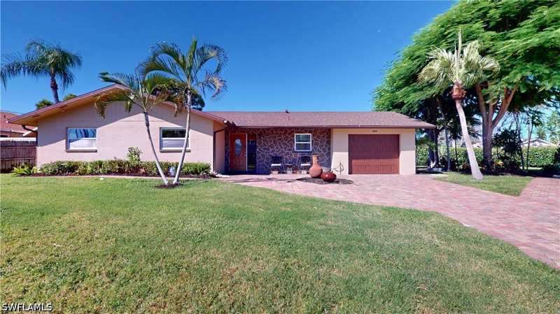 3 bedroom SingleFamilyResidence at 27514 Playa Del Rey Ln, Arroyal Heights, Bonita Springs — photo 1
