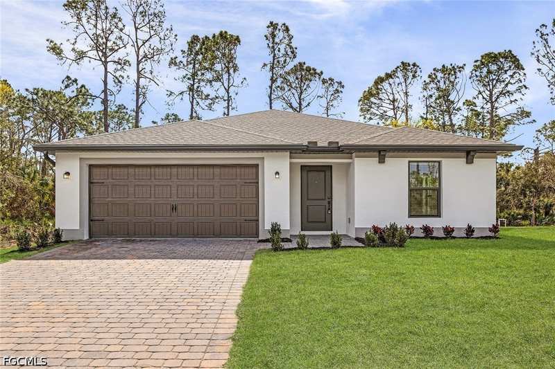 4 bedroom SingleFamilyResidence at 728 Goldrock Rd, Mirror Lakes, Lehigh Acres — photo 1