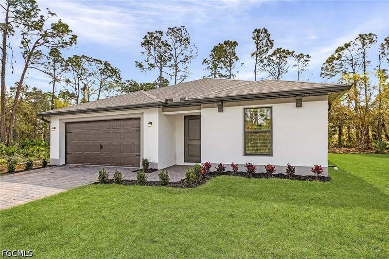 4 bedroom SingleFamilyResidence at 728 Goldrock Rd, Mirror Lakes, Lehigh Acres — photo 2