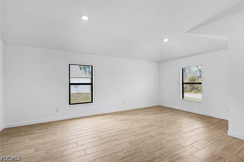 4 bedroom SingleFamilyResidence at 728 Goldrock Rd, Mirror Lakes, Lehigh Acres — photo 5