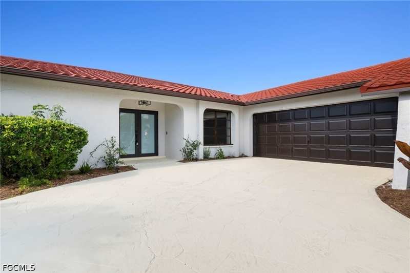 3 bedroom SingleFamilyResidence at 920 SE 16th Ter, Cape Coral, Cape Coral — photo 1