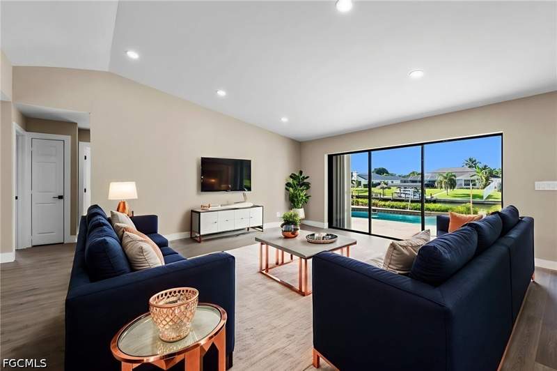 3 bedroom SingleFamilyResidence at 920 SE 16th Ter, Cape Coral, Cape Coral — photo 3