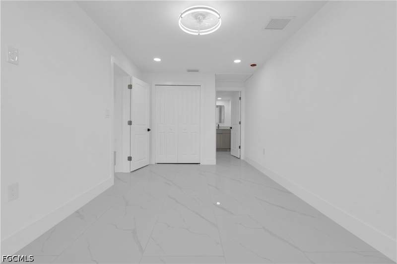 4 bedroom SingleFamilyResidence at 356 New York Dr, Fort Myers, Fort Myers — photo 4