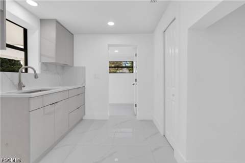 356 New York Dr, Fort Myers FL - photo 7 of 32
