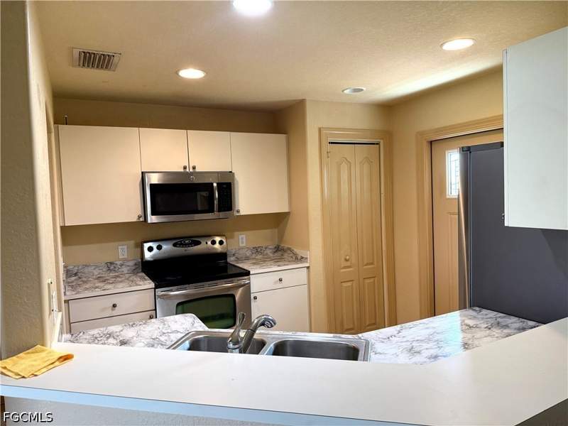 3 bedroom SingleFamilyResidence at 1300 NW 10th St, Cape Coral, Cape Coral — photo 4